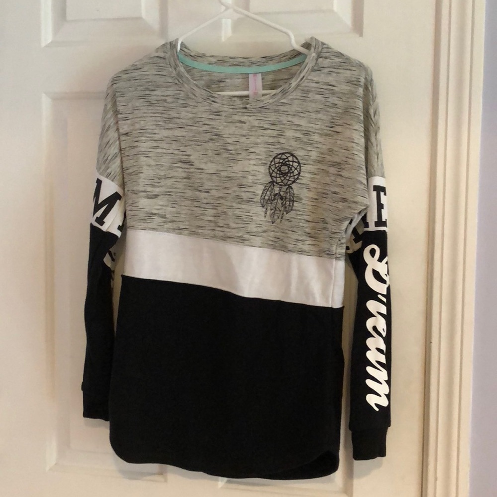 GREY BLACK WHITE LONG SLEEVE TEE DREAMCATCHER